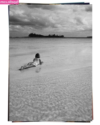 Hailey Baldwin Bieber [ hailey-baldwin-bieber ] - Sorry for not posting much  I ve been traveling  I ll be back to