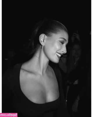 Hailey Baldwin Bieber [ hailey-baldwin-bieber ] - Refill my coffee baby 😘 tip $5 here☕️