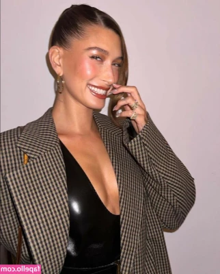 Hailey Baldwin Bieber [ hailey-baldwin-bieber ] - toss me around 🥵🥴😚🖤