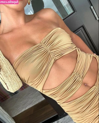 Hailey Baldwin Bieber [ hailey-baldwin-bieber ] - Goodmorning sexy freaks  hope everyone busts a fat LOAD today