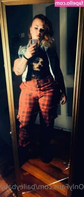 brazybaby420 - Updated video session prices🤍  In my video seshs, I make your
