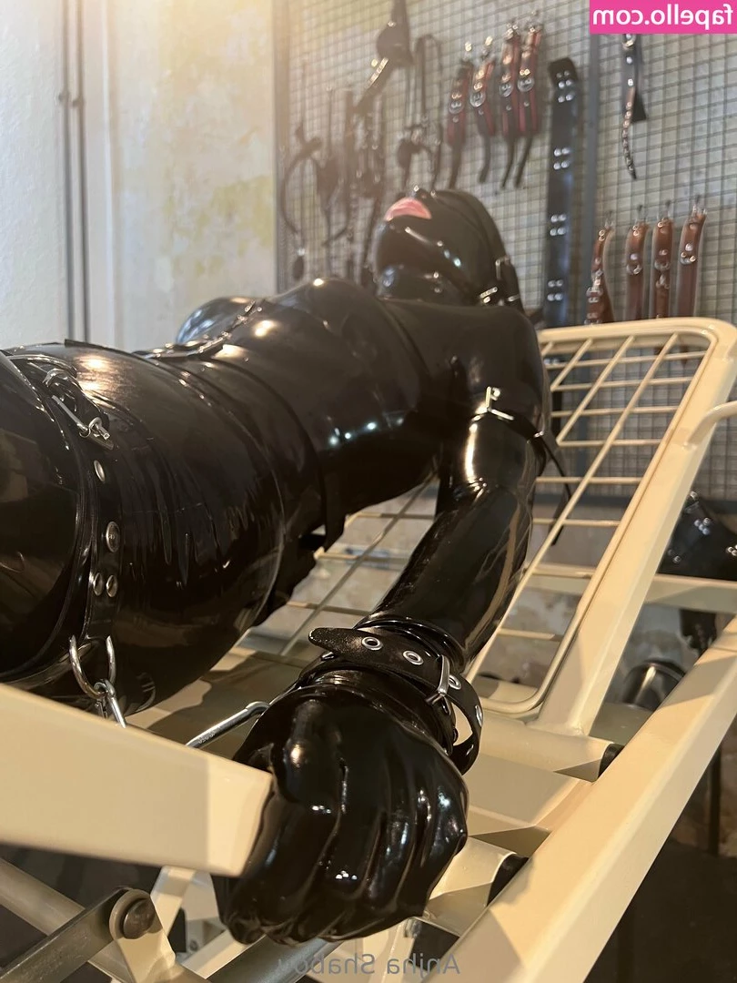 anjhashabou - How hot is it that you can see my newbie friends get wet online    