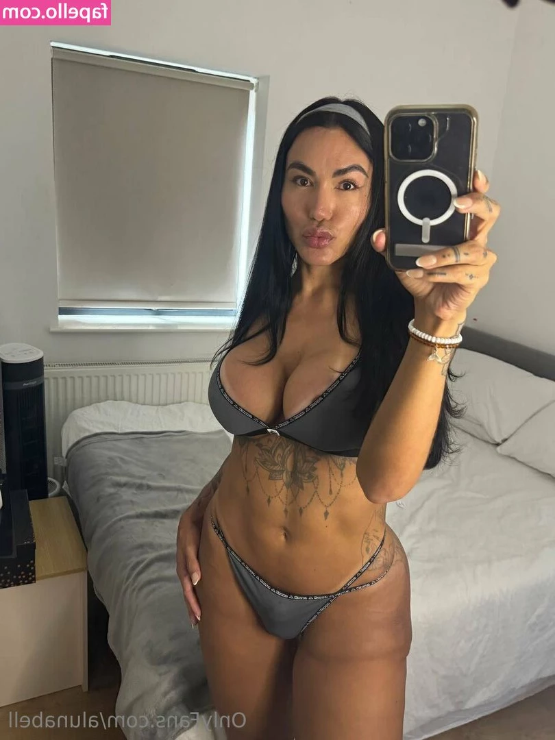 alunabell - Bend me over  Daddy