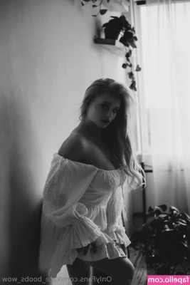kate_boobs_wow [ kate-boobs-wow ] - Happy Titty Tuesday