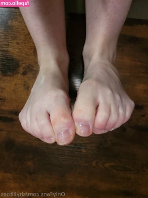 shyliltoes - You know the drill  Tip  10 or more and you get the uncensored