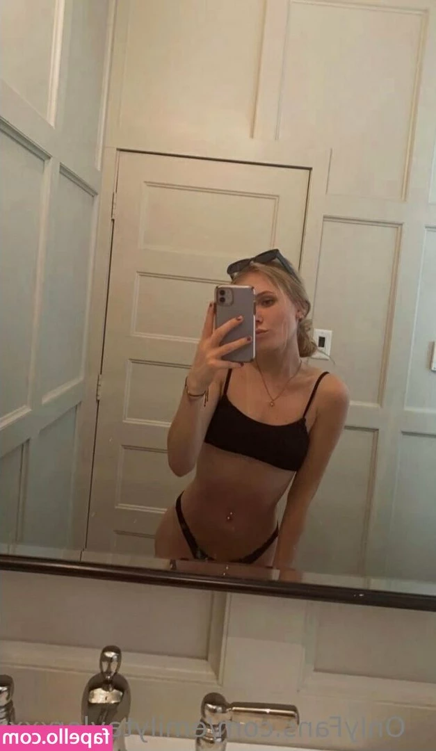 emilytaylorxxx [ emilytaylorxxx-2 ] - Any other suggestions for content  You guys liking the training videos