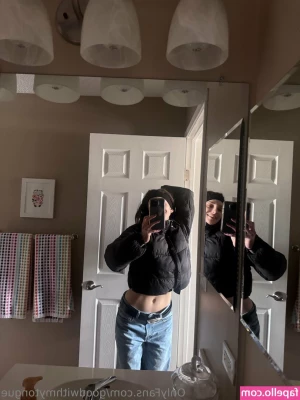 goodwithmytongue [ goodwithmytongue-1 ] - Thrifted some new leggings and was feeling myself 🥰 Check your