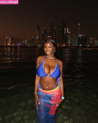 itsmadlxxn - Sandy cheeks ;)