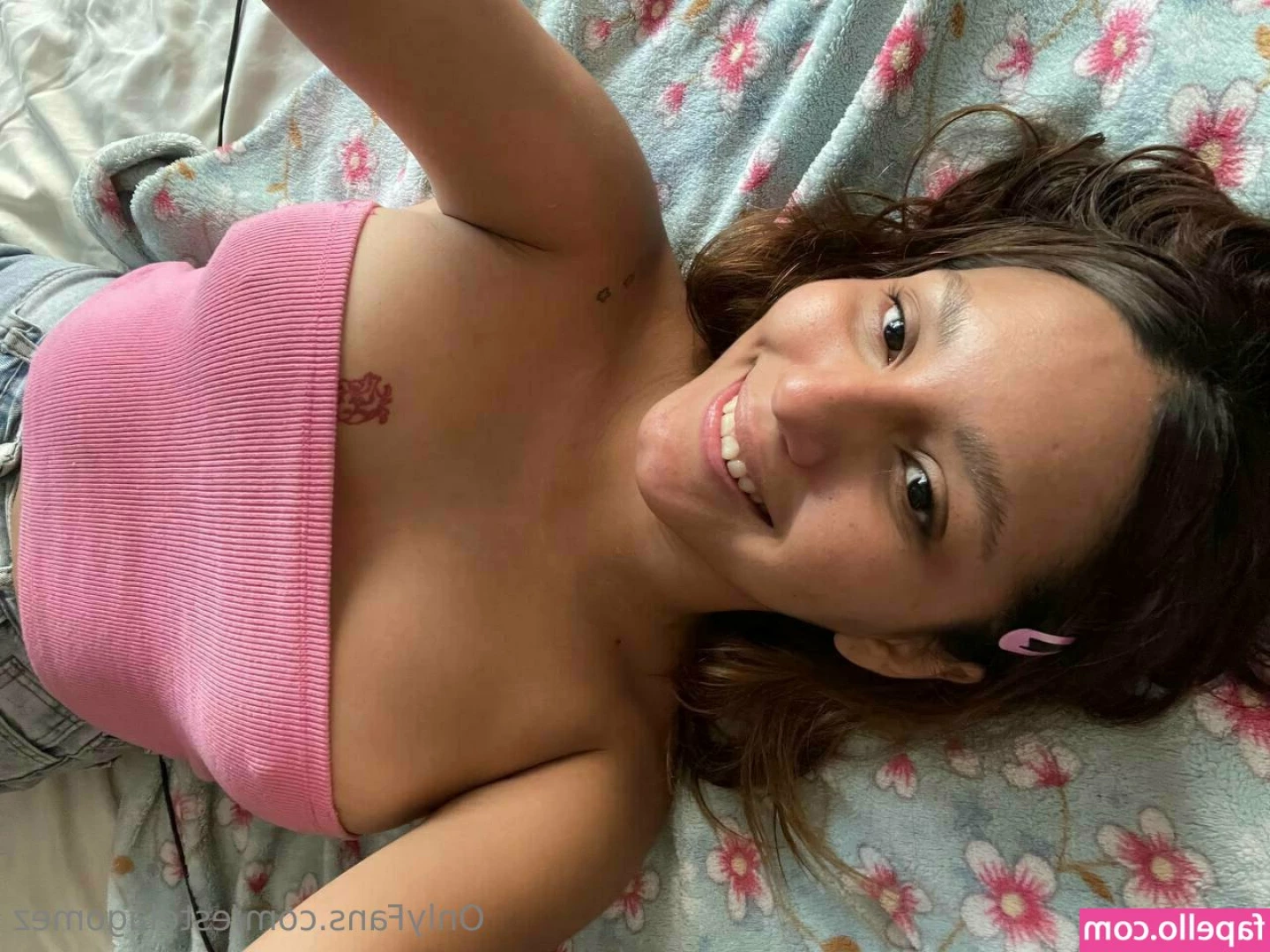 estelagomez - I look like I’m having a lil too much fun