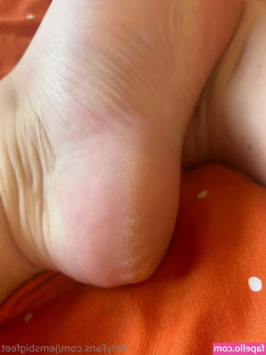 jemsbigfeet [ jemsbigfeet-1 ] - Would you let me cook for you