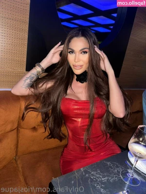 riosjaque - Tell the group chat i say hiii😙😉