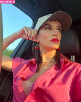  [ christy-carlson-romano ] - I am always online and ready to play the role-playing game    
