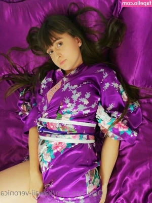 kawaii-veronica - Do you want me to be naughty or nice? 🙈 Pick one and let me know