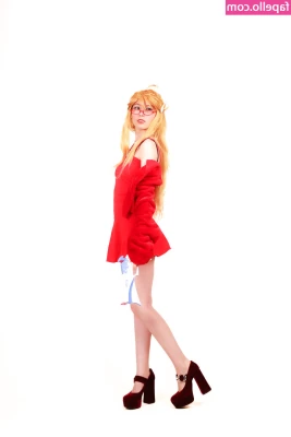 Kiki Glitter Cosplay [ kiki-glitter-cosplay-1 ] - You should worship my feet   Right Now       Full album  dmndfeetexc