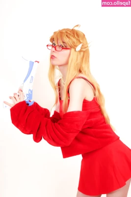 Kiki Glitter Cosplay [ kiki-glitter-cosplay-1 ] - Rent is going up and I need your help in order for me to keep this