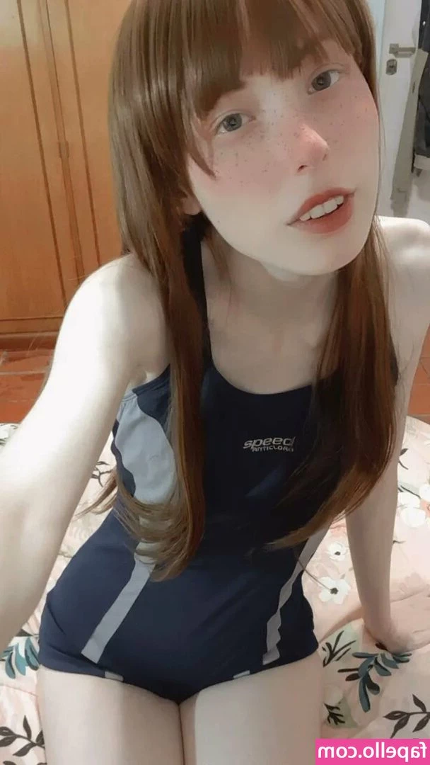 Kiki Glitter Cosplay [ kiki-glitter-cosplay-1 ] - Happy Sunday my bad little boys
