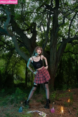 Kiki Glitter Cosplay [ kiki-glitter-cosplay-1 ] - What s on your play list    LMK in the comments