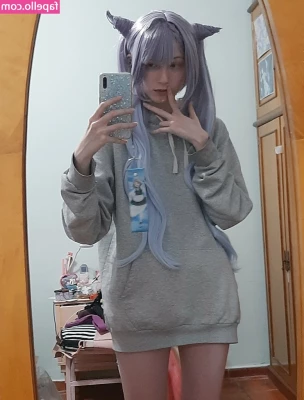 Kiki Glitter Cosplay [ kiki-glitter-cosplay-1 ] - just my natural self after a good workout and a relaxing shower