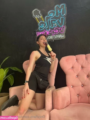 lauralaceyof - (10-18) Since you're not here to spit on my toes, guess I'll do it