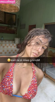 Ana Sofia Fehn [ ana-sofia-fehn ] - Bath time  Wetting the feet first