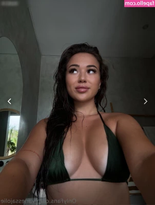 Vanessajolie - La tensión sexual se volvió insoportable  y finalmente se