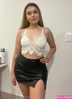 skyedgirl - does orange look good on me