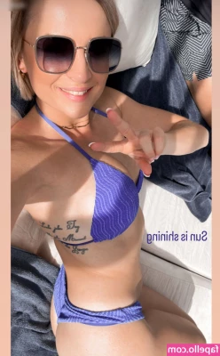 jana.baranowski [ jana-baranowski ] - Drivin south  Love the sun  amp  bein goofy   join me
