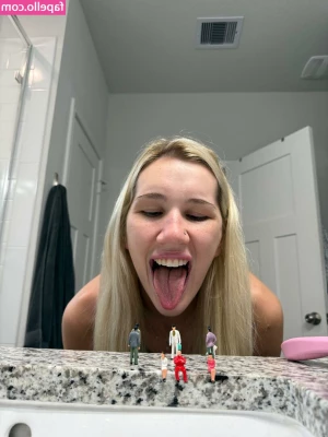  [ amazon-allie ] - FREE PAGE       lissa02     FREE PAGE   Hi honey Wanna see me    I m