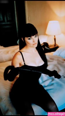 Lucy Lawless [ lucy-lawless-1 ] - Tip  5 to get a video sent to your inbox of me fucking my tight