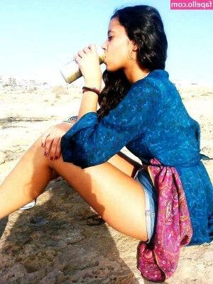 Aisha Suarez [ aisha-suarez ] - Just relaxing! Só relaxando!
