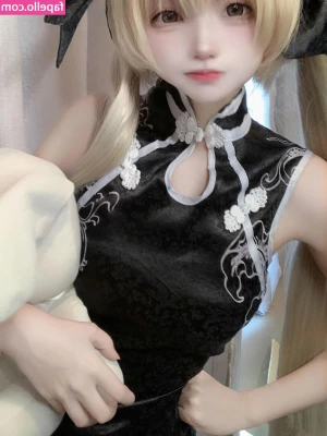 Mochimochi_nn [ mochimochi-nn ] - love the lighting in my new place 🥰 still trying to figure out