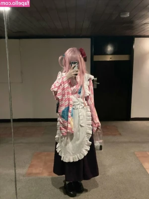 Mochimochi_nn [ mochimochi-nn ] - Short clip of me playing with my big soft body before a hot shower