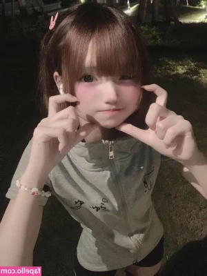 Mochimochi_nn [ mochimochi-nn ] - Lemme dress up for u  amp  give you a show