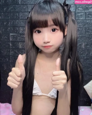 Mochimochi_nn [ mochimochi-nn ] - strip twerking in my thong 🍑💦