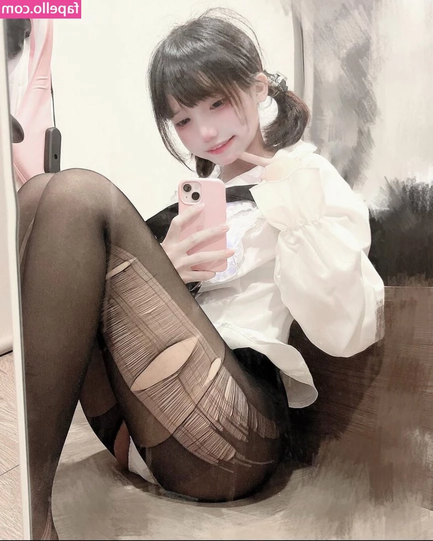 Mochimochi_nn [ mochimochi-nn ] - it’s been a long, hard, rough day 😍