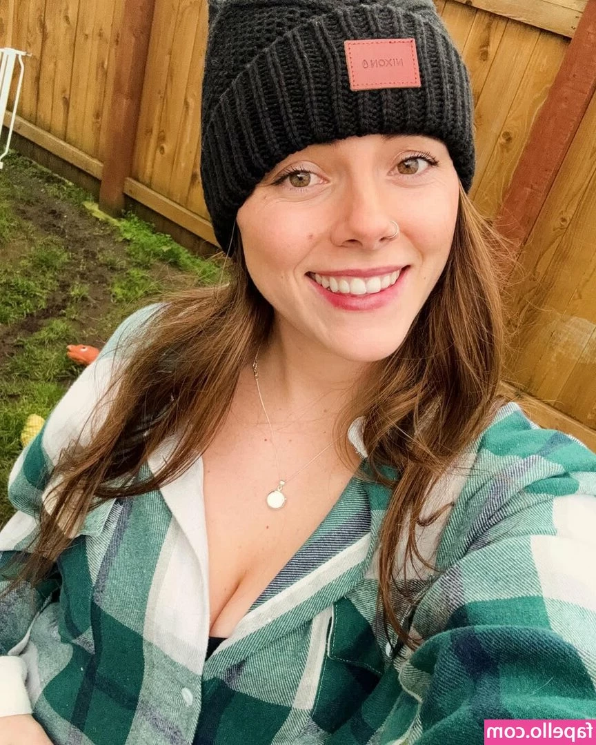 Riley Rox [ riley-rox ] - She just likes to cry