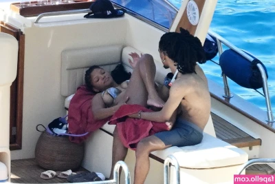 Halle Bailey [ halle-bailey-3 ] - From my hôtel ❤️ day 1 💋 vocation south France