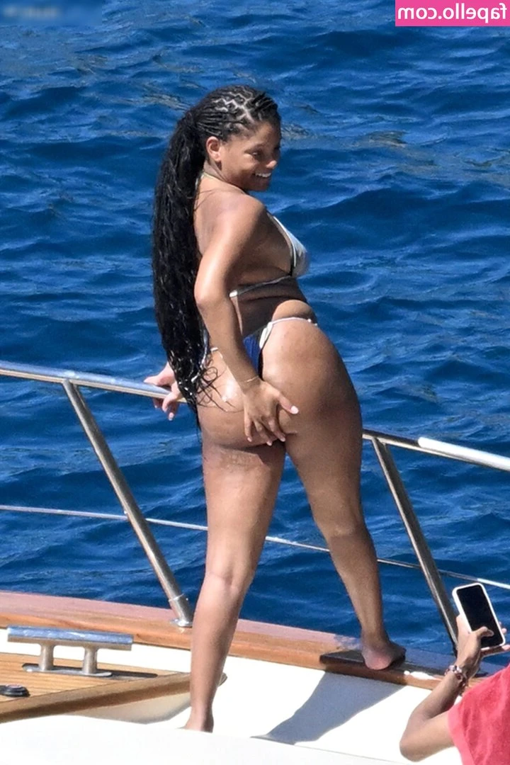 Halle Bailey [ halle-bailey-3 ] - Drooling for a taste 🫦👅💦