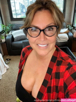 BoringMom - Hombros  nada más que hombros   Shoulders  nothing but shoulders