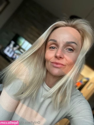 helen.de [ helen-de ] - My Pussy is as bouncy as my Ass   Wanna come play