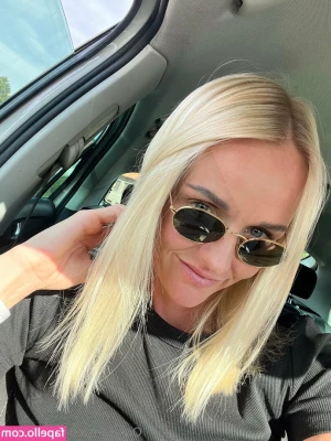 helen.de [ helen-de ] - Let's play a little game of this or that ;) ... do you prefer having