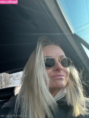 helen.de [ helen-de ] - https://onlyfans.com/1296889149/playwithjj