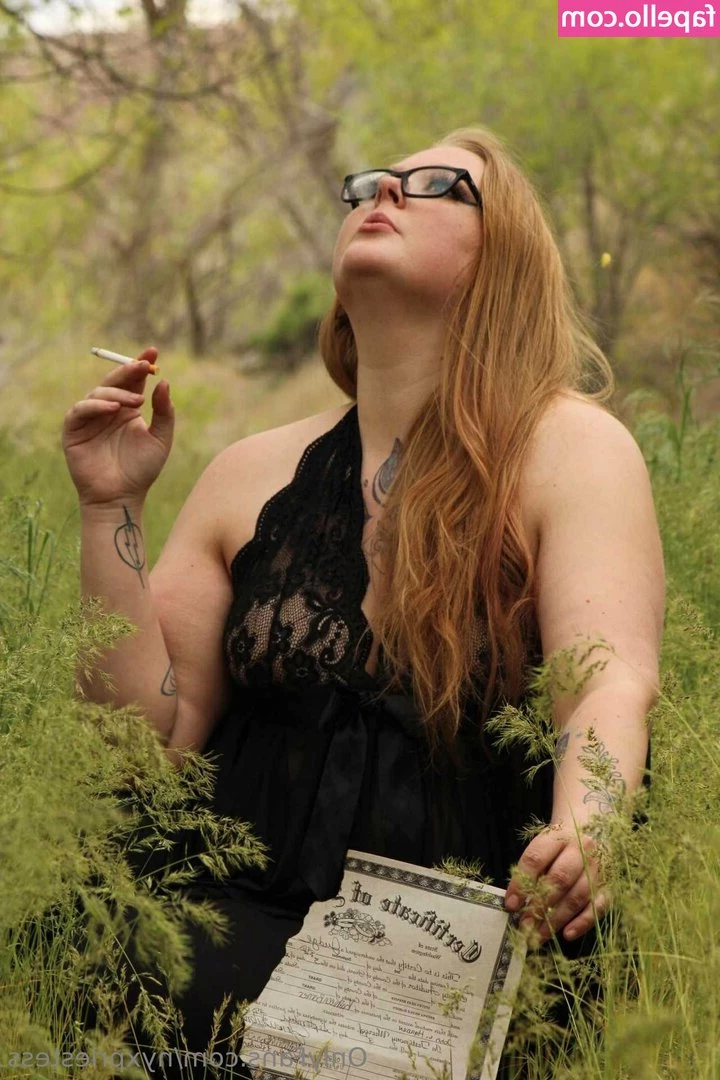 nyxpriestess - Would you like me to distract you on your lunch break  I know I keep 