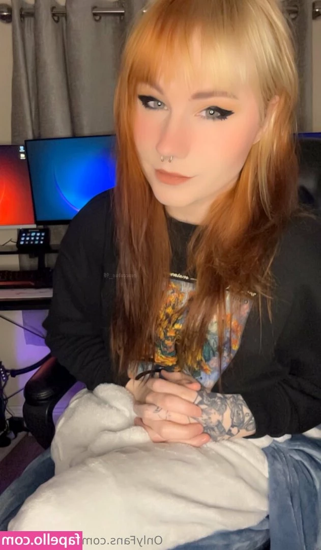 succubus_98 [ succubus-98 ] - The rest of these videos are in your DMs for only  5   Happy Titty
