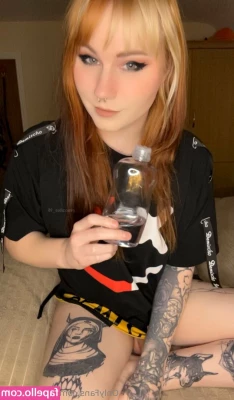 succubus_98 [ succubus-98 ] - My clit was throbbing