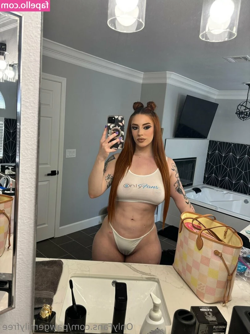 pawgemilyfree - Cute Titty pic selfie 🙂