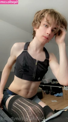  [ boixd ] - Shoulderpressing while slimming down feels like lifting a mountain
