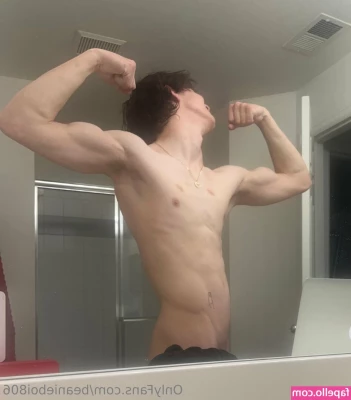 beanieboi806 - OF LIVE this Monday   Might wear something sexy I just got  Either