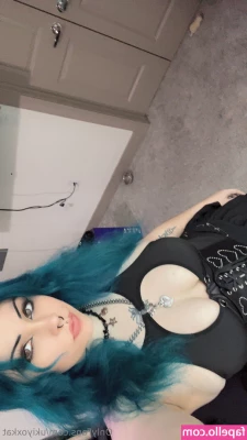 ukiyoxkat - Just got done at the gym, showered and I was insanely horny so I