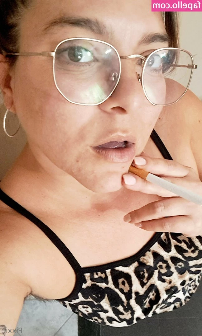 switchbabepixxie - two solo video of me bend over